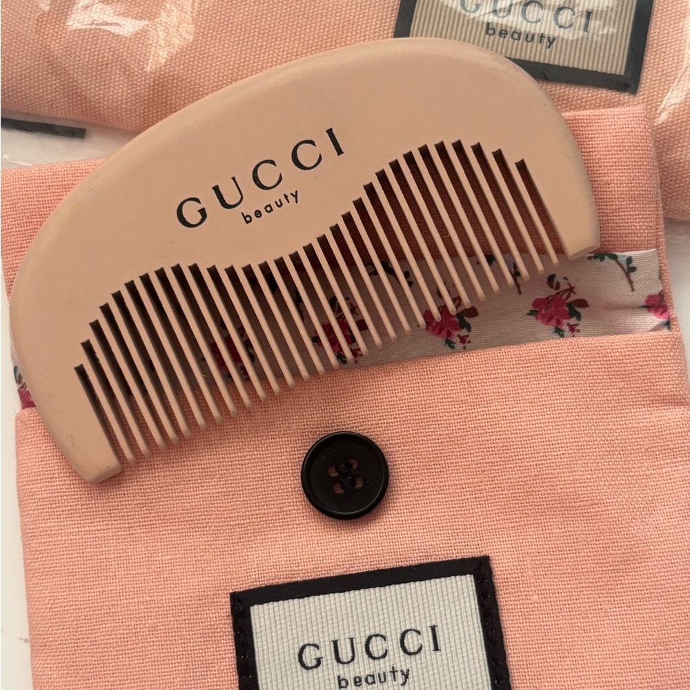 GUCCI Beauty Travel Gift Set Lot – Pouch, Comb, Brush, Pink - Picture 3 of 8